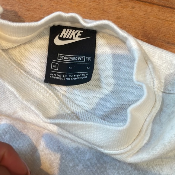 Kids Nike beige crew neck - Picture 2 of 4